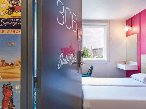 2 twin beds