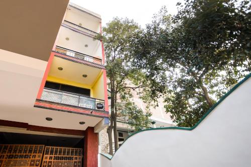 SPOT ON Hotel Harry's 1 Near Select Citywalk Mall