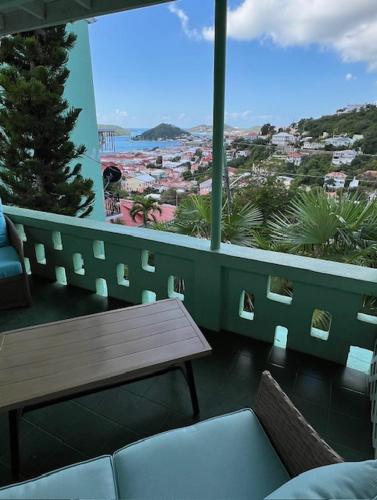 The Green Iguana Hotel in Шарлотта-Амалія