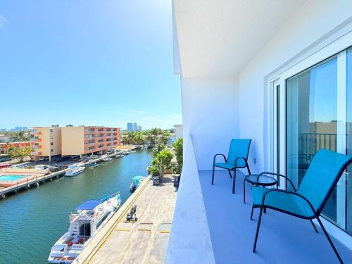 Walk To Ocean Waterfront Views Parking Free image