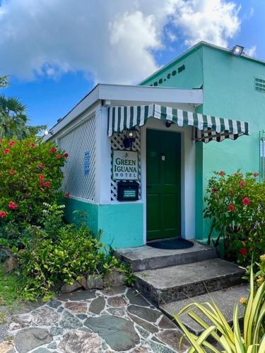 Зовнішній вигляд готелю, The Green Iguana Hotel in Шарлотта-Амалія