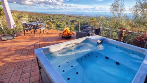  Rahal Etna Luxury - Private Heated Jacuzzi & Infinity Pool, Unterkunft in Ragalna