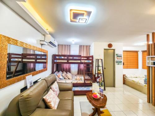 Serene City Abode in ลากูน่า