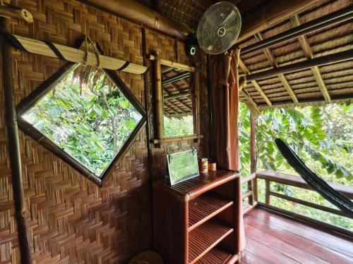 Erkély/terasz, TheJungleGuide - Lodges & Treks in Bukit Lawang