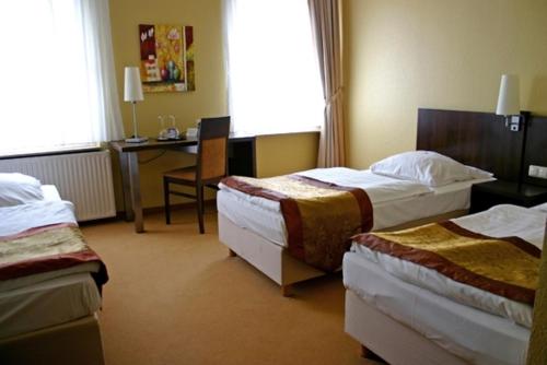 room detail thumbnail 1