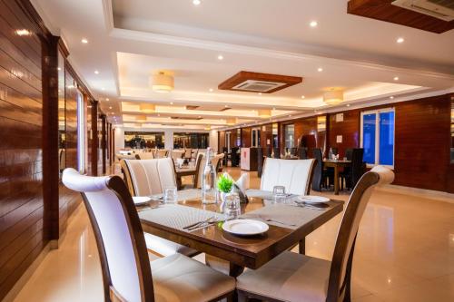 The Liverpool Blue Hotels near Panathuru Kere