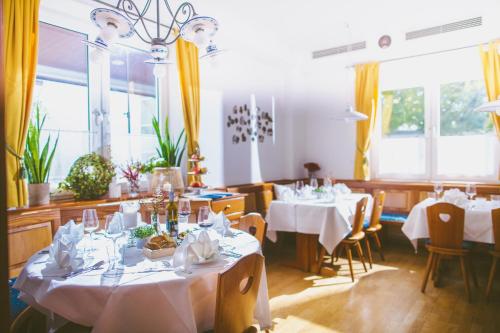 Restoran, Gasthof Zur Traube in Neckenmarkt