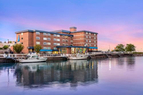 . The Harborview on Lake Michigan, Ascend Hotel Collection