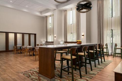 อาหารและเครื่องดื่ม, Hampton Inn & Suites Whitefish, MT in ไวท์ฟิช (MT)