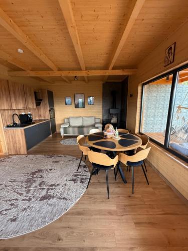 кухня, Cabana de sub mesteceni in Mătişeşti