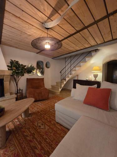 Charming village house 10 min from Uzès gîte à louer Saint-Victor-des-Oules