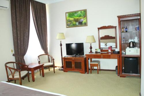 Firuz Hotel