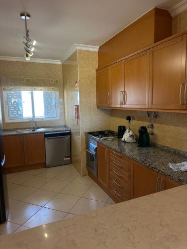 kuhinja, Sea View Apartment at Vila da Praia - 2 Bedroom 2 Bathroom in Torralta