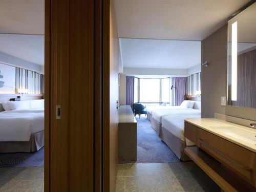 room detail thumbnail 1