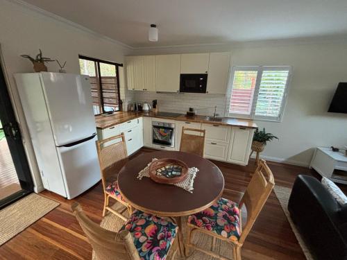 The Bungalow - Luxurious & Calm - Beach and Bush Retreat in Valla Beach