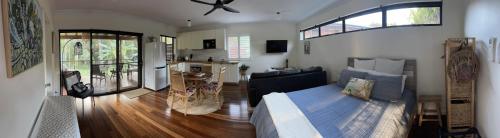 The Bungalow - Luxurious & Calm - Beach and Bush Retreat in Valla Beach