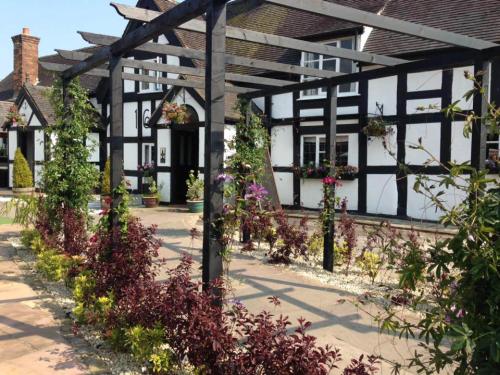 White Lion Hotel - main image