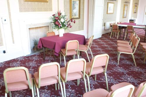 George & Pilgrims Hotel - main image