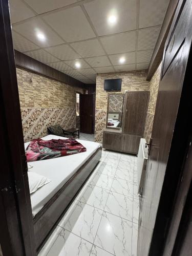 But Tourist Inn Hotel Murree - image 4