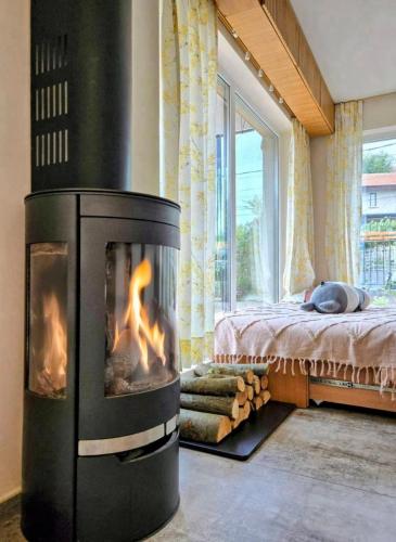 Ma-Bebe Play House with Private Sauna --- Lake, Parks and SPA Pools in 5 min, Pancharevo