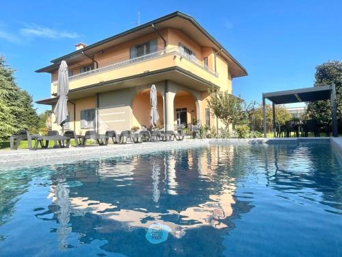 Villa 1