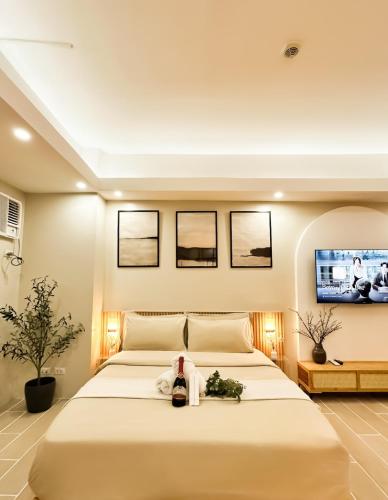 Exquisite Japandi 2 & Mediterranean Breeze at Venice w Grand Canal View!, Manila