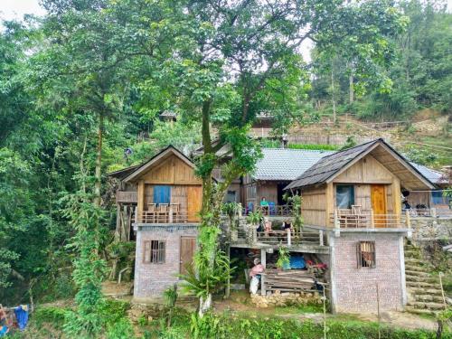 room detail thumbnail 2