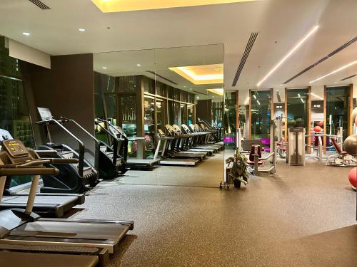 Private Sea View Room in 3BR Downtown - Fitness center