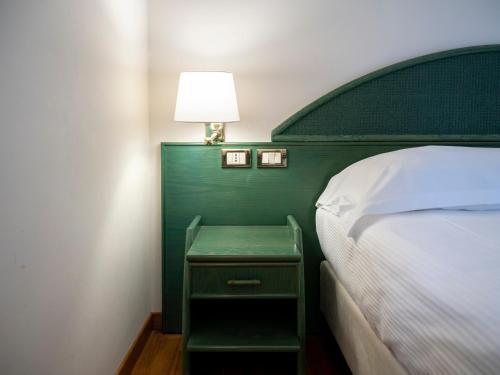 2 twin beds