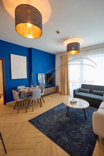 Fabulous 2BHK Full Burj Khalifa and Fountain Views Apartment by WS Holiday Homes, Дубай (фото 4)