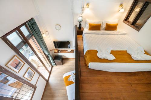 room detail thumbnail 0