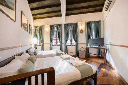 room detail thumbnail 1