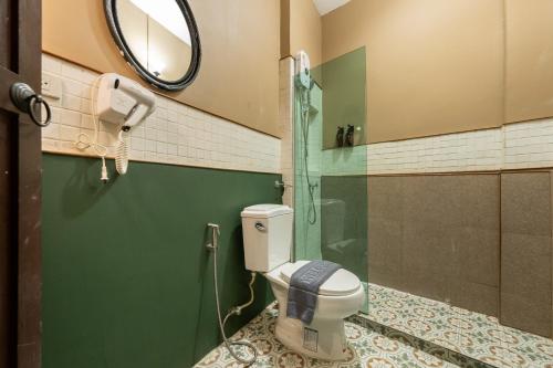 room detail thumbnail 2