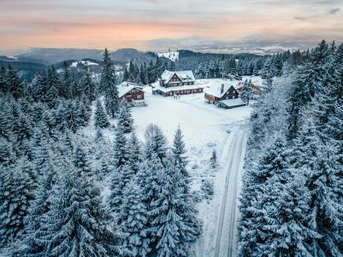 Tuvākā izklaides vieta, Hotel Pohoda in Stare Mesto Pod Sneznikem