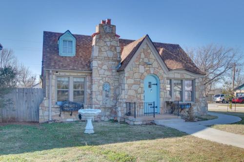 1 Mile To Fort Sill! The Carolebelle Cottage Sleeps 8 With Hottub,grills,firepit - Comanche Nation Casino