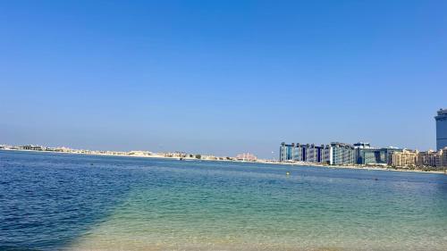 Stylish Apartments at Beachfront with Pool&Gym Access, Dubaj (zdjęcie 10)