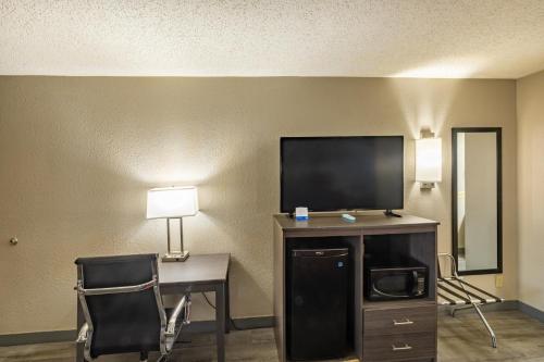 Rodeway Inn Prattville I-65 - image 10