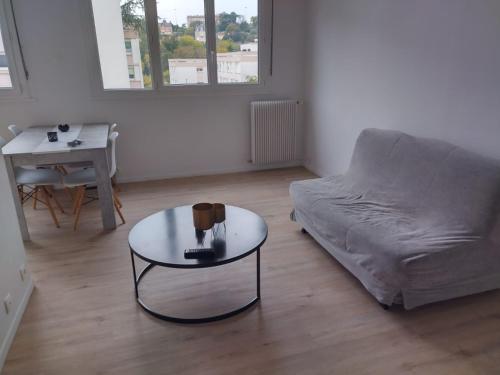 Appartement au bord du Clain parking privatif - Location saisonnière - Poitiers