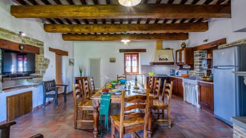 Konyha, Ca Quattrocchi 10&3 by Marche Holiday Villas in Apecchio