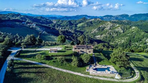 Ca Quattrocchi 10&3 by Marche Holiday Villas gîte à louer Pian di Mulino