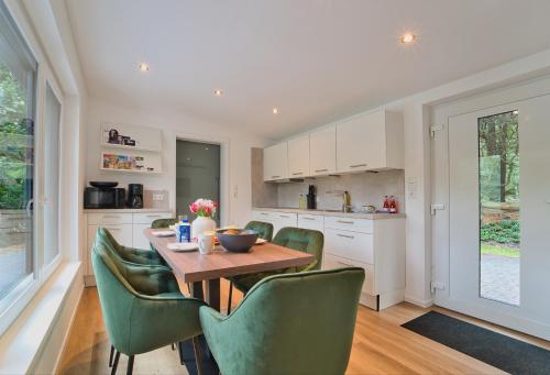 Ferienhaus Waldblick mit Whirlpool und Sauna in Hellwege