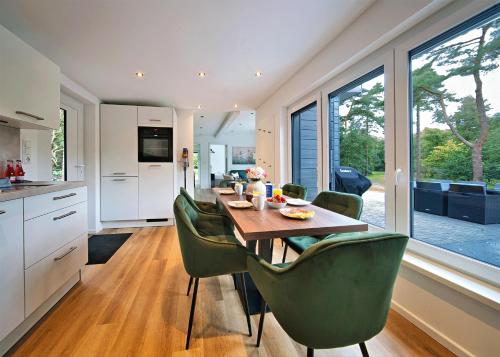 Ferienhaus Waldblick mit Whirlpool und Sauna in Hellwege