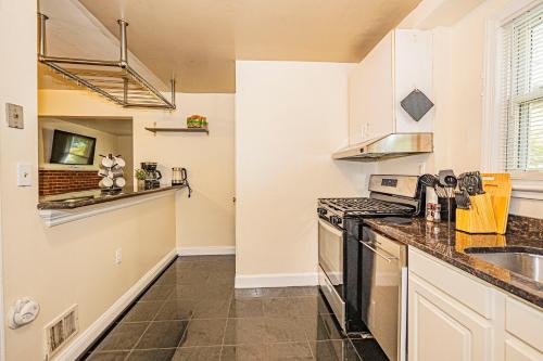 المرافق, 5BR 2 Bath Bath Near UMD and Metro to DC! in كوليج بارك