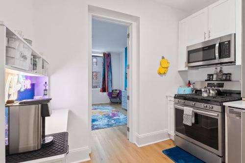 Hoboken Hideaway - Walk to Transit - 15 Mins to NYC - Sleeps 6 comfortably in Hoboken (Nj)