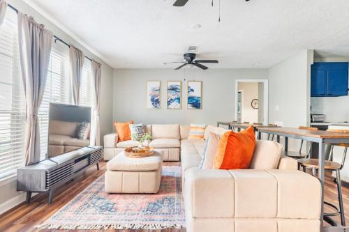 1 Mile to Stadium, Dog Friendly, Pool, Parking