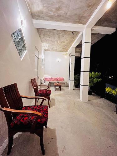 Aluthgedara Guest House - Tap to explore photos