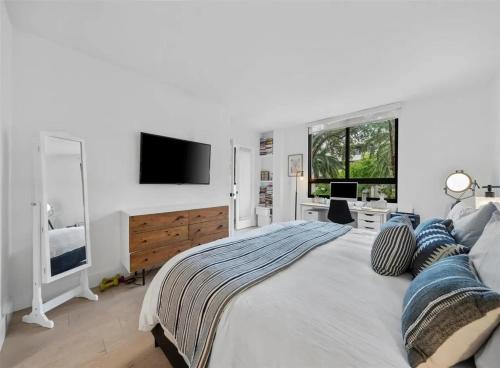 Key Biscayne Elegance Modern 3 Bedroom Condo in ตีย์ บิสเคย์น (ฟลอริดา)