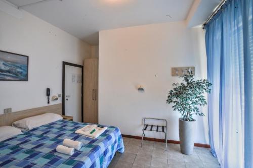 Economy Triple Room