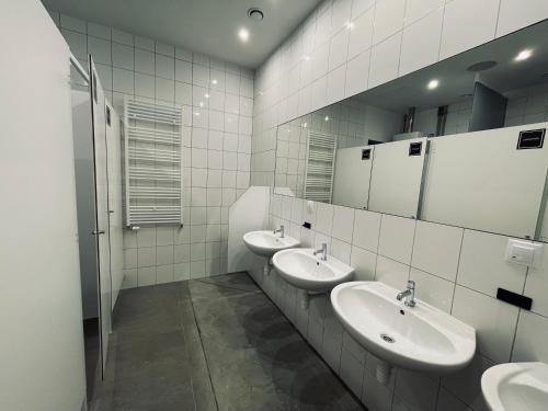 Vannas istaba, KWADRAT hostel in Sobota
