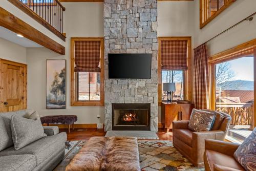 GrinInn Bear It at Eagles Nest in Banner Elk, USA